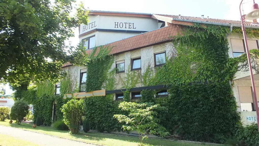 Hotel Filoxenia Am Deutschen Weintor Schweigen-Rechtenbach Exteriér fotografie